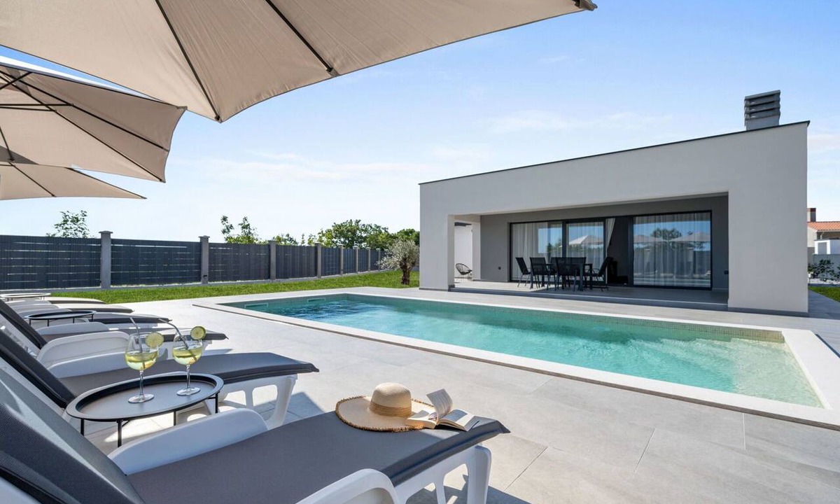 Brgod House | Wonderful private villa for 8 people with A/C, private pool, WIFI, TV and terrace