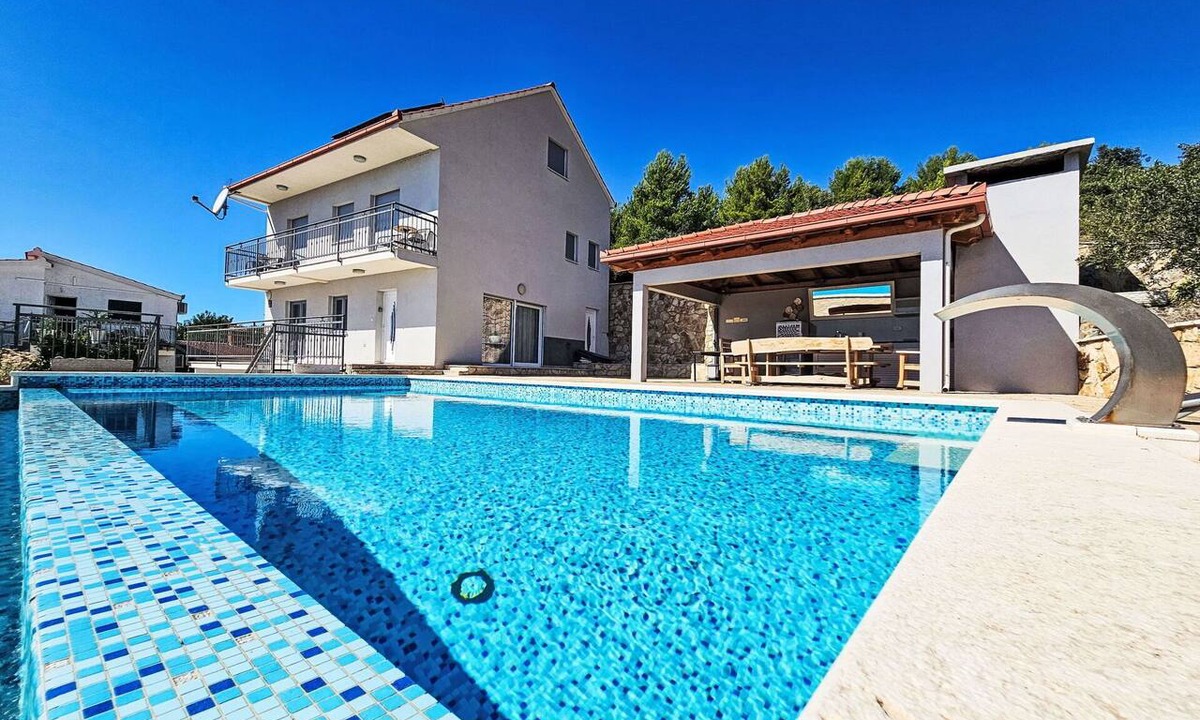 Seget Vranjica Villa | Wonderful private villa with WIFI, hot tub, A/C, private pool, TV, terrace and pets allowed