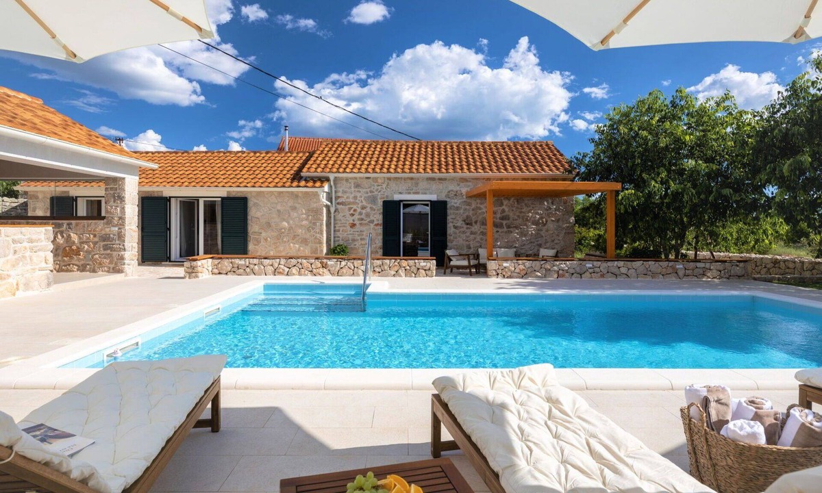 Primosten House | Wonderful private villa for 8 people with WIFI, private pool, A/C, TV and terrace