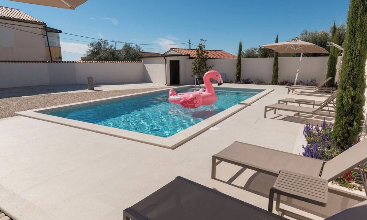 Valica House | Wonderful villa with A/C, hot tub, private pool, internet, TV, terrace and pets allowed