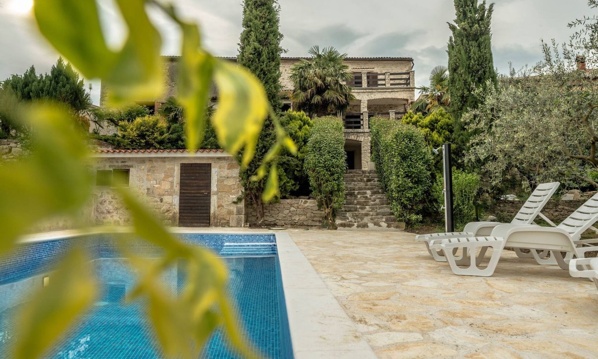 Vizinada House | Wunderschön eingerichtete Villa mit Pool und Garten by Interhome