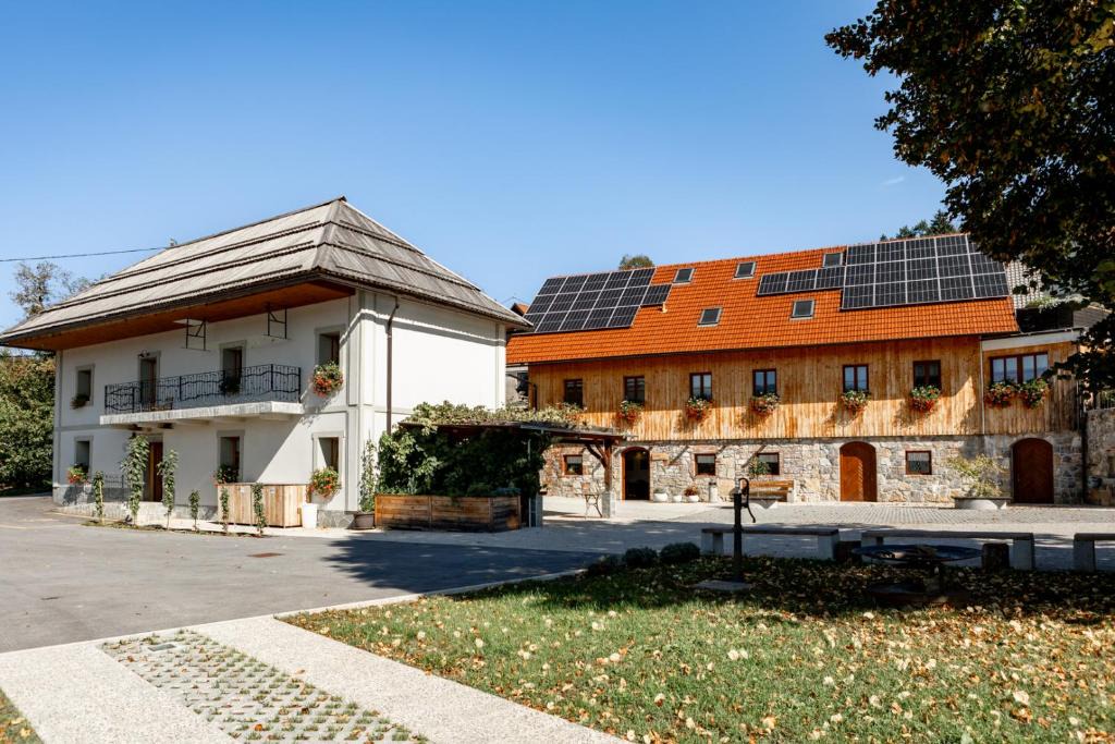 Stari Trg pri Lozu Hostel | Youth Hostel Arsviva