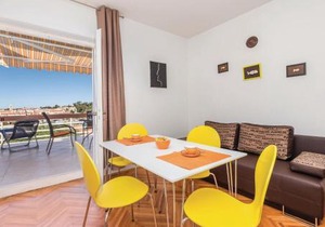 1 Bedroom Awesome Apartment In Banjol