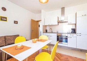 1 Bedroom Awesome Apartment In Banjol