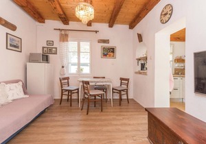 1 bedroom gorgeous home in Zdrelac