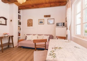 1 bedroom gorgeous home in Zdrelac