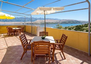 1 Bedroom Lovely Apartment In Bosana