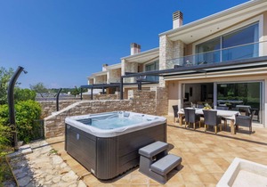160 m² Accommodation ∙ 3 bedrooms ∙ 6 guests in Križine