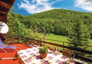 2 bedroom accommodation in Cavle