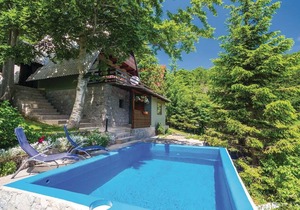 2 bedroom accommodation in Cavle