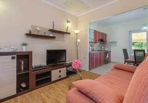 2 bedroom accommodation in Topid