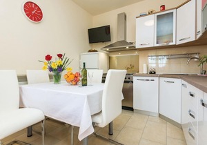2 bedroom accommodation in Debeljak