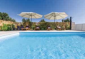 2 bedroom accommodation in Debeljak