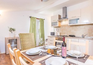 2 bedroom accommodation in Heraki