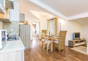 2 bedroom accommodation in Heraki
