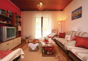 2 bedroom accommodation in Raslina