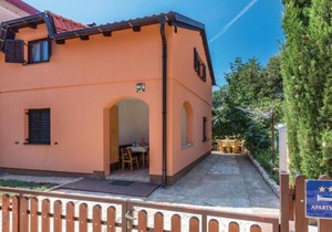 2 Bedroom Awesome Apartment In Pavicini