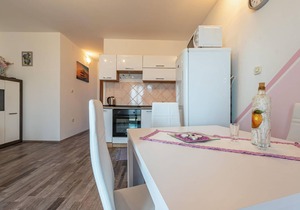 2 bedroom cozy apartment in Povljana