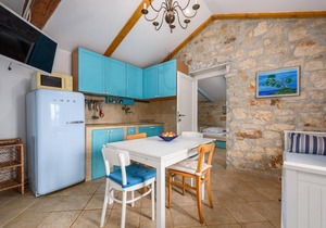 2 bedroom gorgeous home in Vabriga