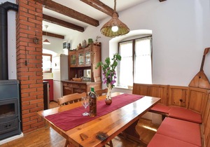2 bedroom lovely apartment in Stomorska