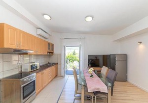 2 Bedroom Lovely Apartment In Kastel Gomilica in Kaštela