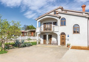 2 bedroom nice apartment in Porec