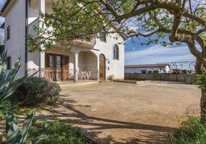 2 bedroom nice apartment in Porec