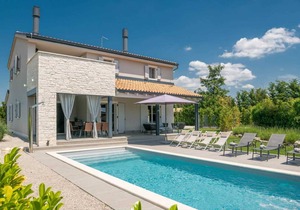 200 m² Villa ∙ 4 bedrooms ∙ 8 guests