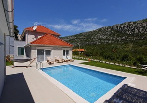 237 m² Villa ∙ 3 bedrooms ∙ 6 guests