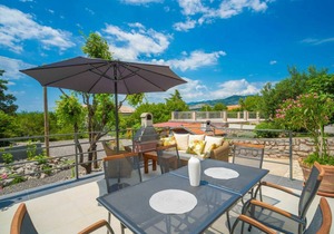 250 m² Accommodation ∙ 4 bedrooms ∙ 10 guests