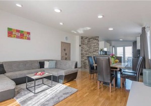 3 bedroom accommodation in Grubine