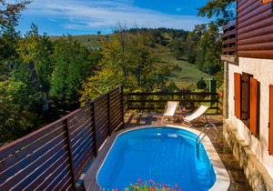 3 bedroom accommodation in Cavle
