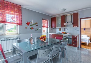 3 bedroom awesome apartment in Ravni