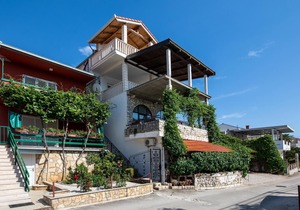 3 bedroom nice apartment in Komarna