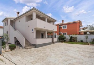 3 Bedroom Stunning Home In Barbariga in Barbariga