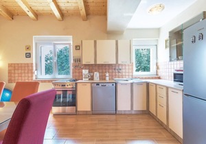 3 bedroom stunning home in Skicini
