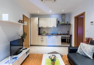 4 bedroom accommodation in Gromaca