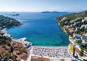 4 bedroom accommodation in Gromaca