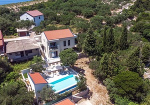 4 bedroom amazing home in Kremena