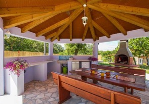 4 bedroom accommodation in Labin