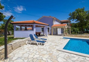 4 bedroom accommodation in Labin