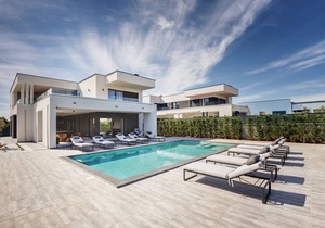410 m² Villa ∙ 4 bedrooms ∙ 10 guests in Pula