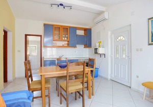 48 m² Apartment ∙ 2 bedrooms ∙ 4 guests in Arbanija