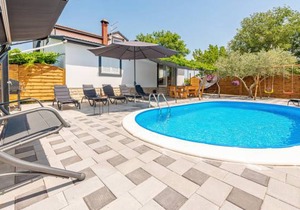 5 bedroom accommodation in Dracevac Ninski