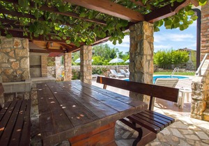 5 bedroom stunning home in Nedescina