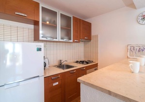 6 bedroom accommodation in Milna