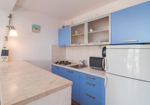 6 bedroom accommodation in Milna