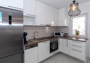 Amazing apartment in Komarna with WiFi