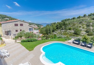 Apartments Drazen (59221-A4) - Stomorska - island Solta