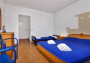 Apartment Ana - 5 m from beach: R10-23(3) - Cove Pokrivenik, Island Hvar, Croatia